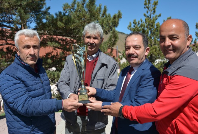 Antalya ilinde düzenlenen Türkiye Veteranlar ve Master Futbol Turnuvasında  temsilcimiz şampiyonluk kupası kazandı.
